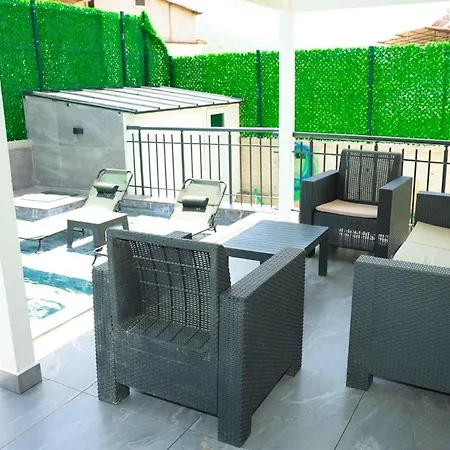 Askin Villa *