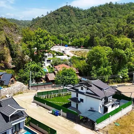 Askin Villa