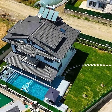Askin Villa